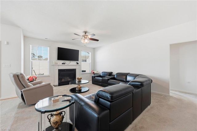 129 Brookside LN, Suffolk, VA 23434