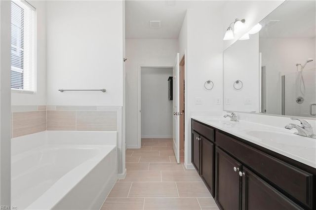 129 Brookside LN, Suffolk, VA 23434