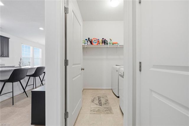 129 Brookside LN, Suffolk, VA 23434