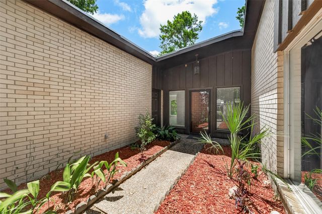 10039 Warwana, Houston, TX 77080