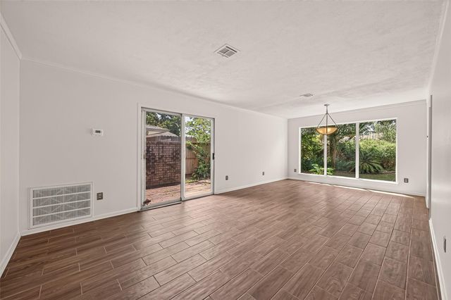 10039 Warwana, Houston, TX 77080