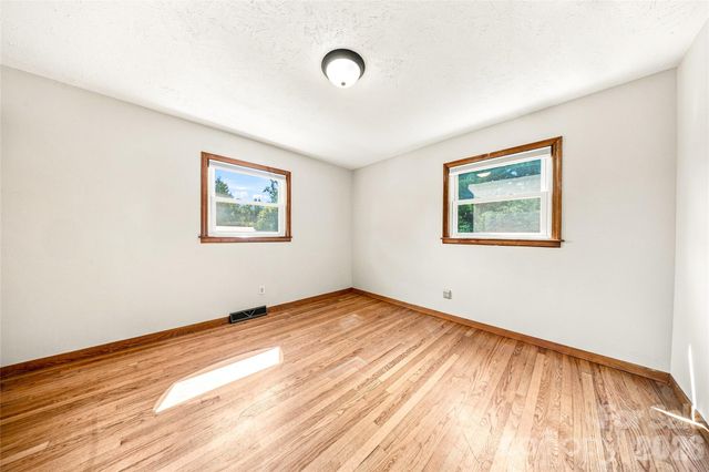 708 Loop Road, Hendersonville, NC 28792
