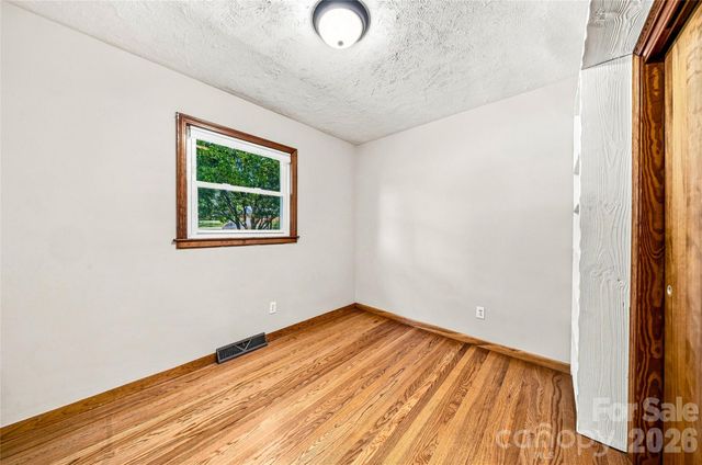 708 Loop Road, Hendersonville, NC 28792