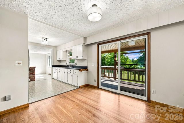 708 Loop Road, Hendersonville, NC 28792