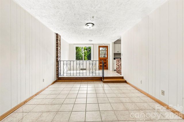 708 Loop Road, Hendersonville, NC 28792
