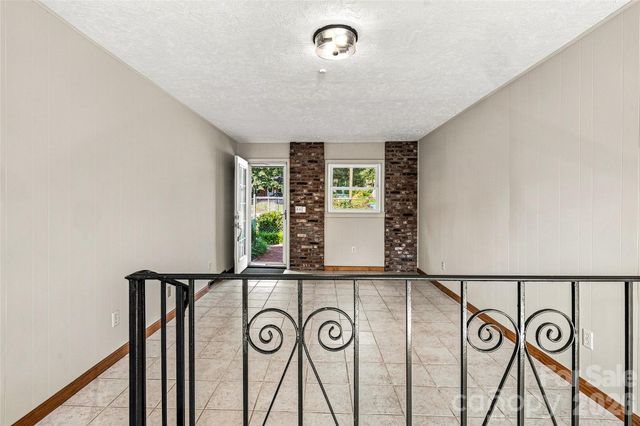 708 Loop Road, Hendersonville, NC 28792