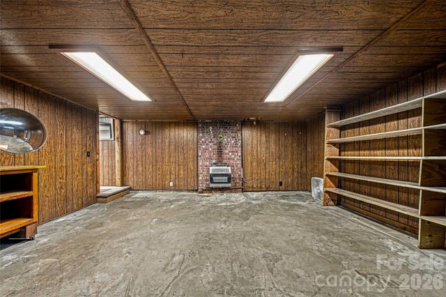 708 Loop Road, Hendersonville, NC 28792