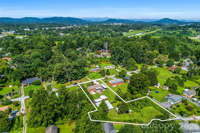 708 Loop Road, Hendersonville, NC 28792