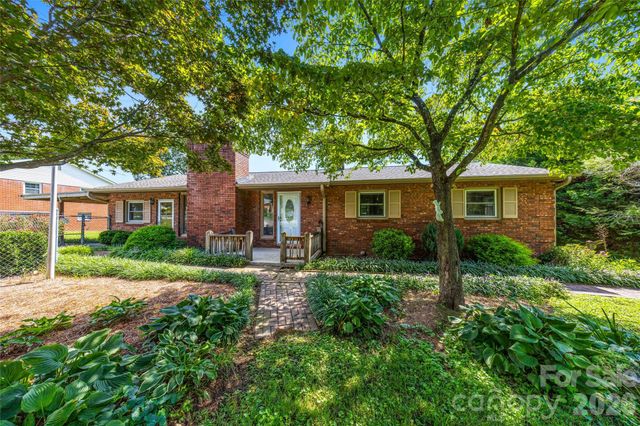 708 Loop Road, Hendersonville, NC 28792