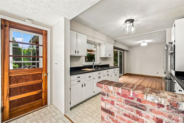 708 Loop Road, Hendersonville, NC 28792