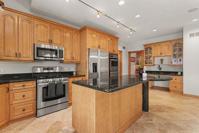 2975 Glenview Road, Glenview, IL 60025