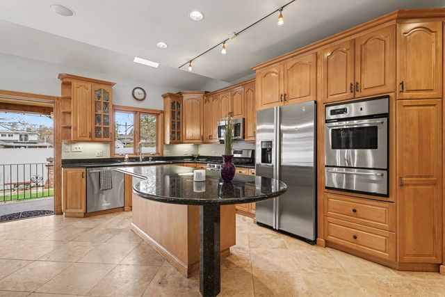 2975 Glenview Road, Glenview, IL 60025