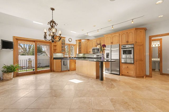 2975 Glenview Road, Glenview, IL 60025