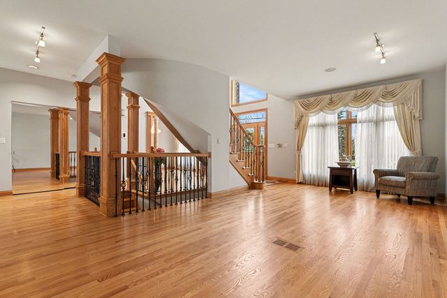 2975 Glenview Road, Glenview, IL 60025