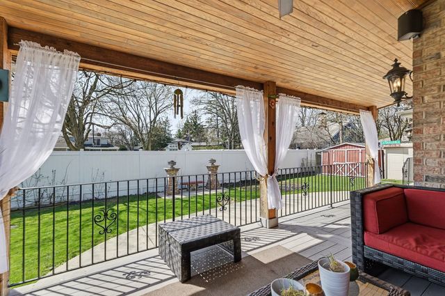 2975 Glenview Road, Glenview, IL 60025