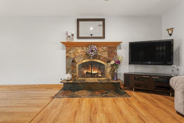 2975 Glenview Road, Glenview, IL 60025