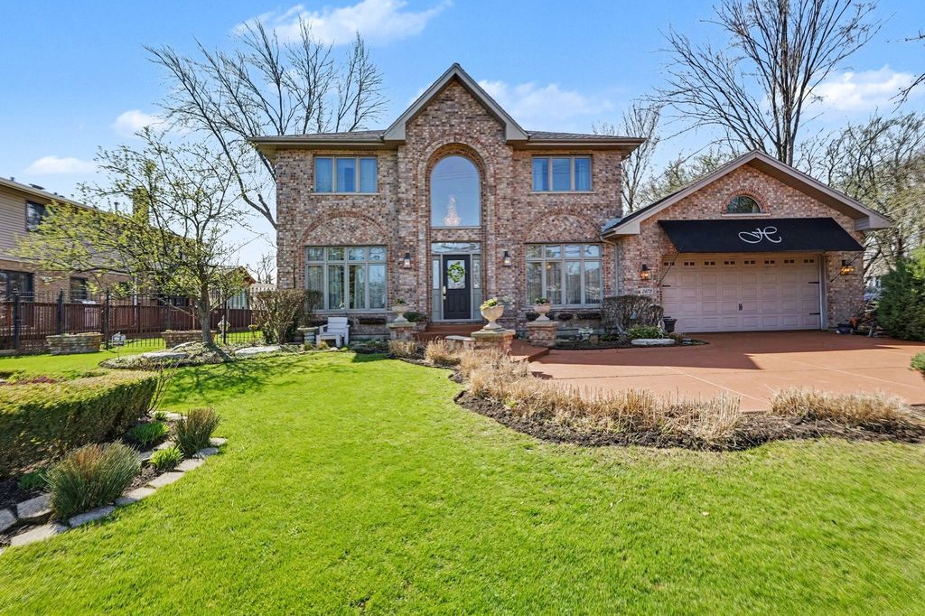 2975 Glenview Road, Glenview, IL 60025
