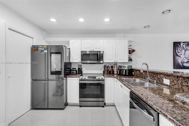 6306 Moseley St 1, Hollywood, FL 33024