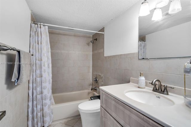 6306 Moseley St 1, Hollywood, FL 33024