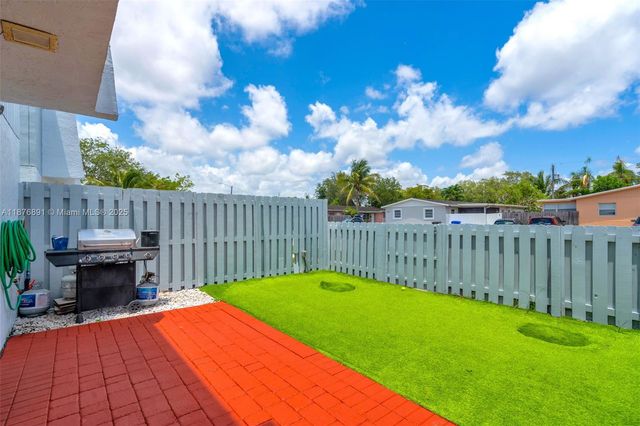 6306 Moseley St 1, Hollywood, FL 33024