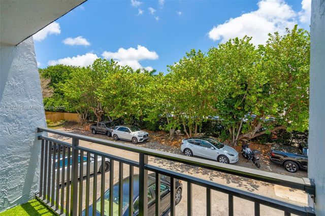 6306 Moseley St 1, Hollywood, FL 33024