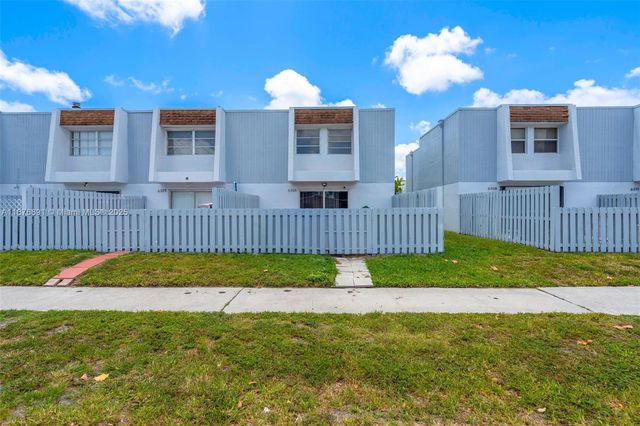 6306 Moseley St 1, Hollywood, FL 33024