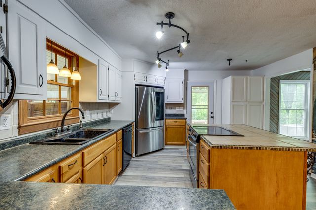 322 David St, Lawrenceburg, TN 38464