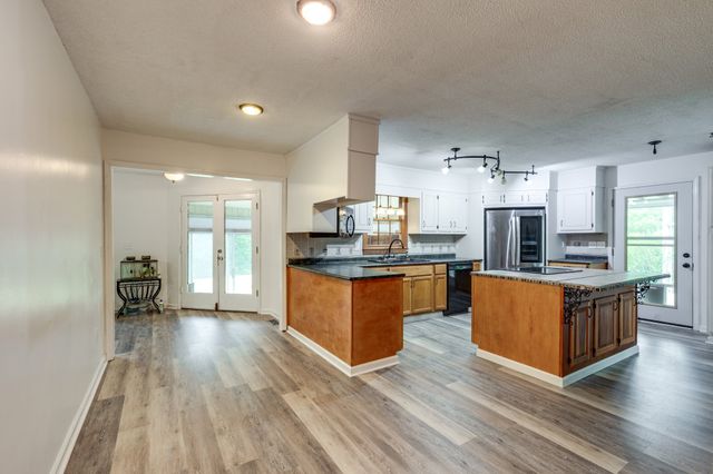 322 David St, Lawrenceburg, TN 38464