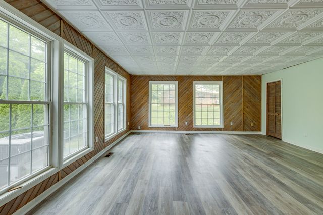 322 David St, Lawrenceburg, TN 38464