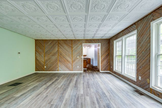 322 David St, Lawrenceburg, TN 38464