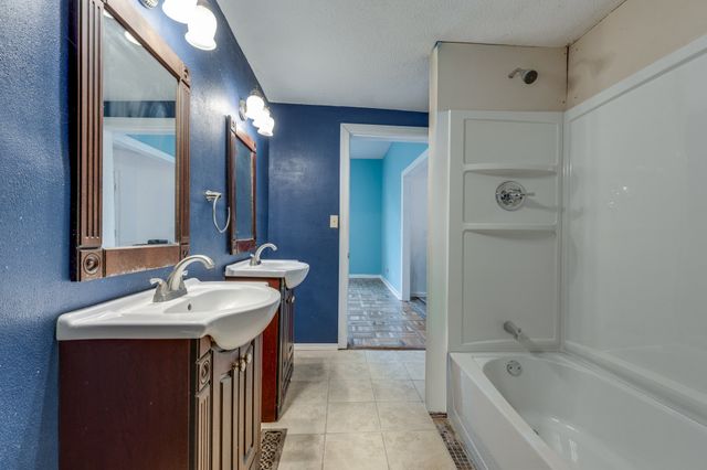 322 David St, Lawrenceburg, TN 38464