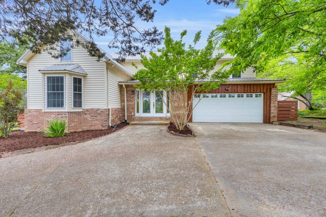 322 David St, Lawrenceburg, TN 38464