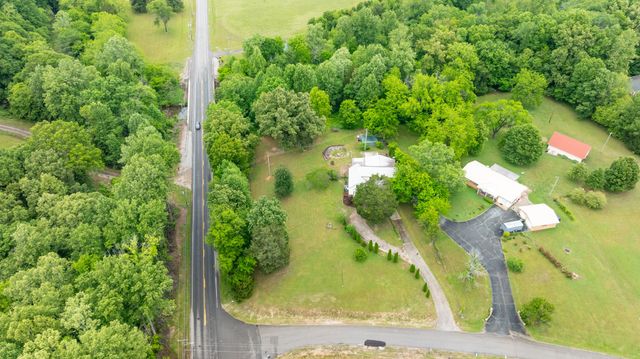 322 David St, Lawrenceburg, TN 38464