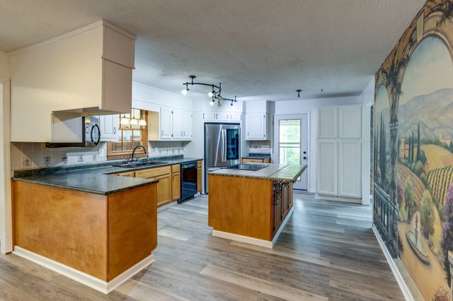 322 David St, Lawrenceburg, TN 38464