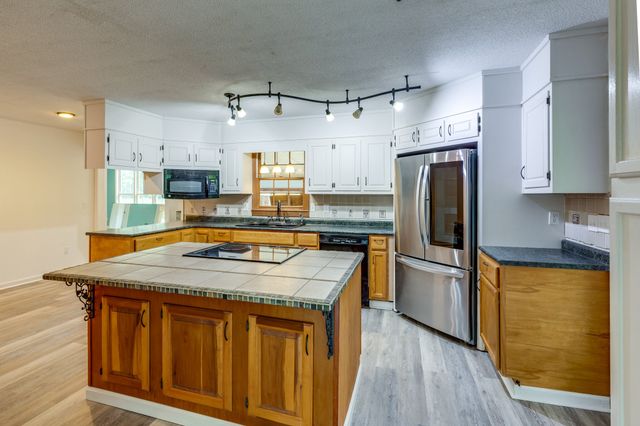 322 David St, Lawrenceburg, TN 38464
