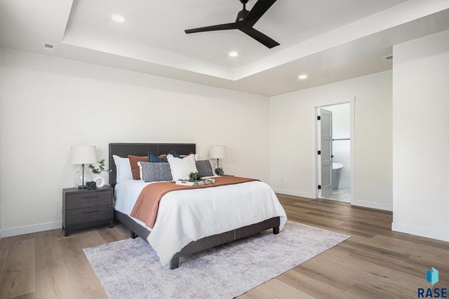 905 N Sylvan Dr Drive, Sioux Falls, SD 57110