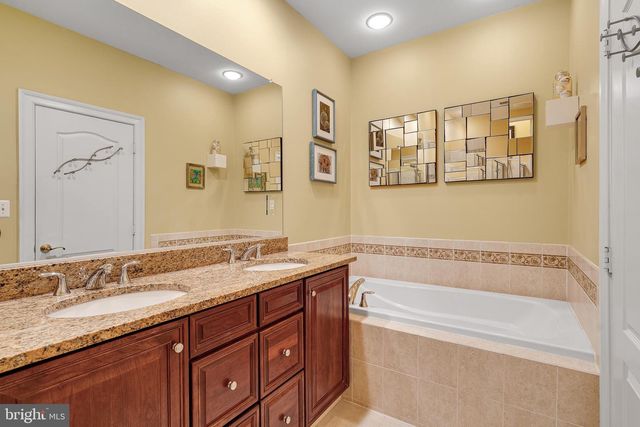 1769 POTOMAC GREENS DR, Alexandria, VA 22314