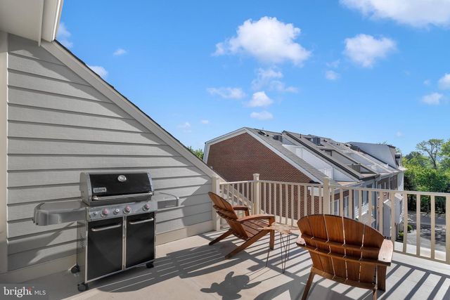 1769 POTOMAC GREENS DR, Alexandria, VA 22314