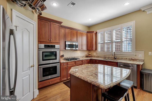 1769 POTOMAC GREENS DR, Alexandria, VA 22314
