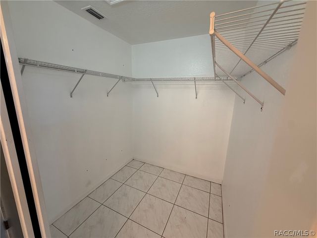 6001 N Buckland Drive, Citrus Springs, FL 34434