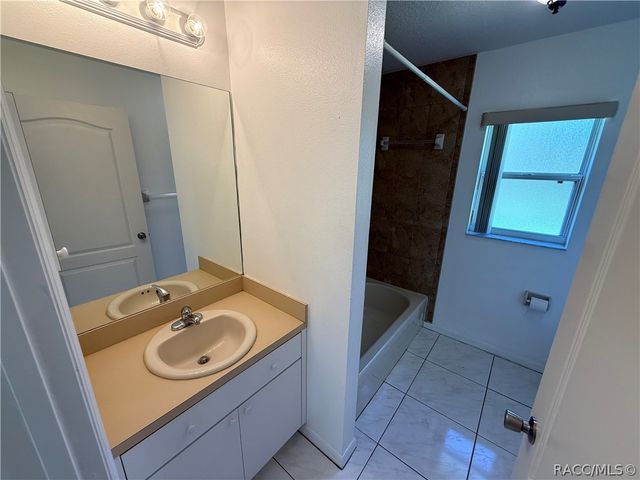 6001 N Buckland Drive, Citrus Springs, FL 34434