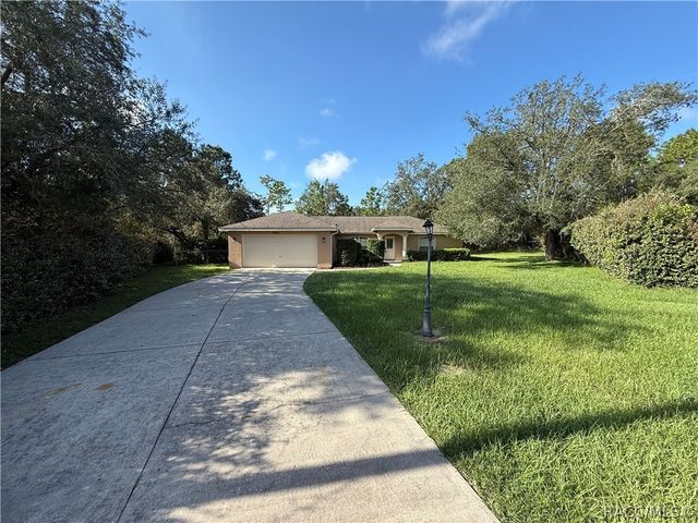 6001 N Buckland Drive, Citrus Springs, FL 34434