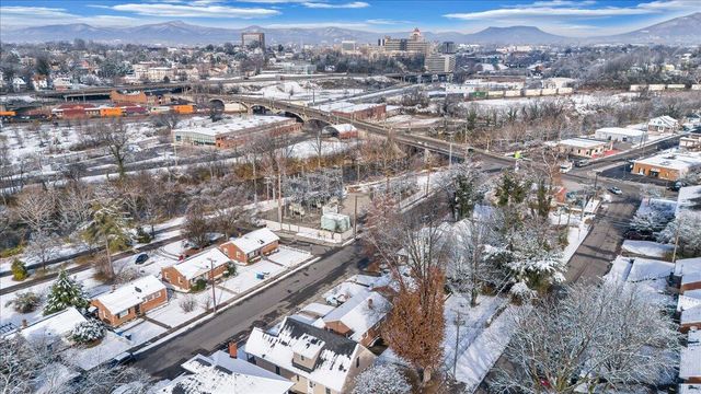 1234 Hamilton TER, Roanoke, VA 24014