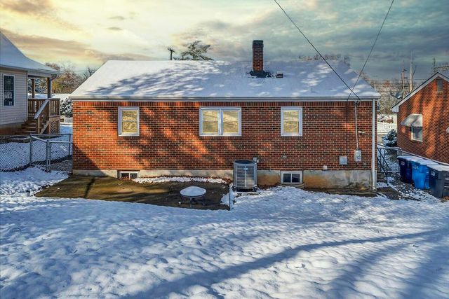 1234 Hamilton TER, Roanoke, VA 24014