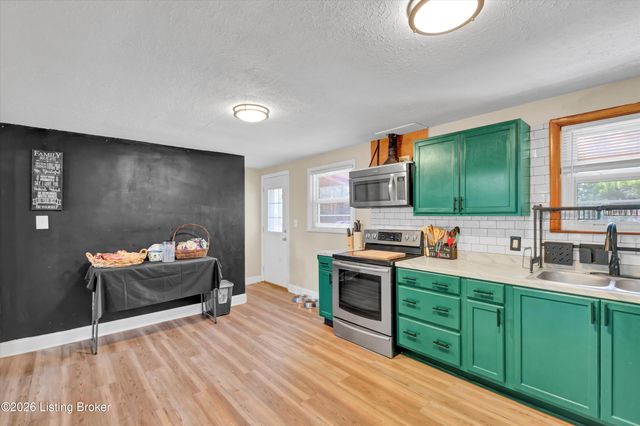 319 Park Ave, Radcliff, KY 40160