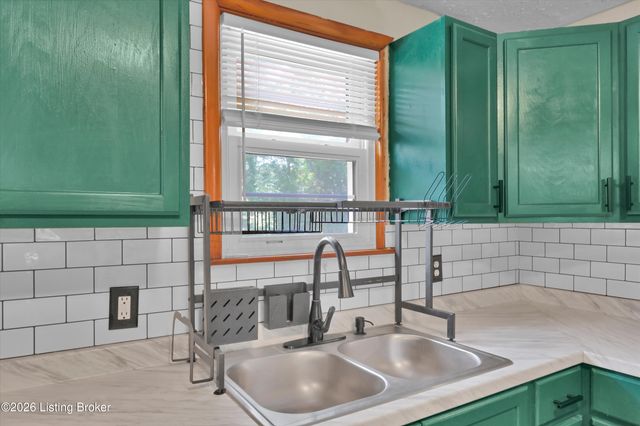 319 Park Ave, Radcliff, KY 40160