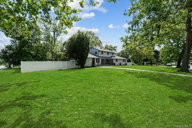 1 Greg Lane, East Northport, NY 11731