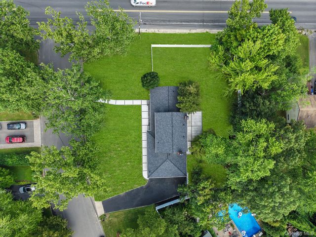 1 Greg Lane, East Northport, NY 11731
