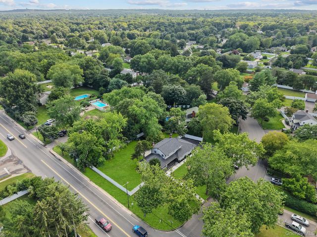 1 Greg Lane, East Northport, NY 11731
