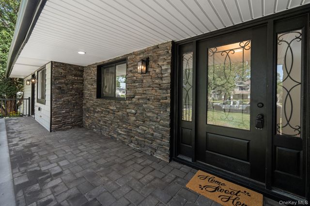 1 Greg Lane, East Northport, NY 11731